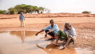 2022-maenner-damm-somaliland-c-welthungerhilfe.jpg