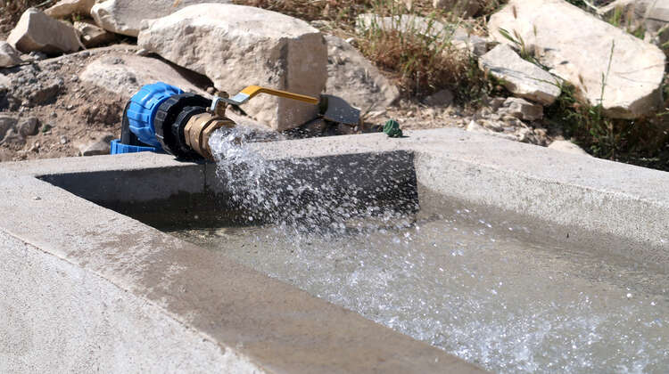 2019-sindschar-pumpe-irak-Welthungerhilfe-IMG_1704.JPG Watering place in Sinjar, Nineveh Governorate, Iraq
