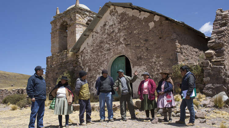 The people of Castrovirreyna are fighting against external forces that try to impact their lives. The people of Castrovirreyna are fighting against external forces that try to impact their lives.