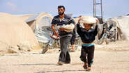 Together with its partner organisation HIHFAD, Welthungerhilfe distributed bread to refugees in Idlib. 